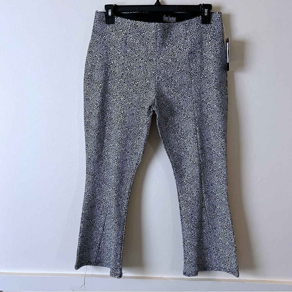Slim Factor Flare Capri Pants by Investments Womens Black White Print NWT SZ L